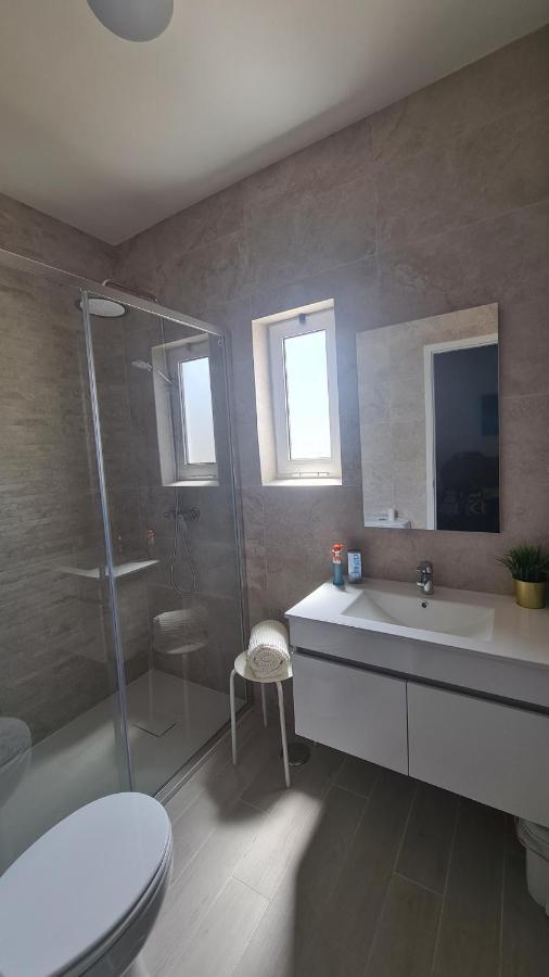 Quarteira Home Beach Ferias Tranquilas A 1Km Da Praia Totalmente Renovado Exterior foto