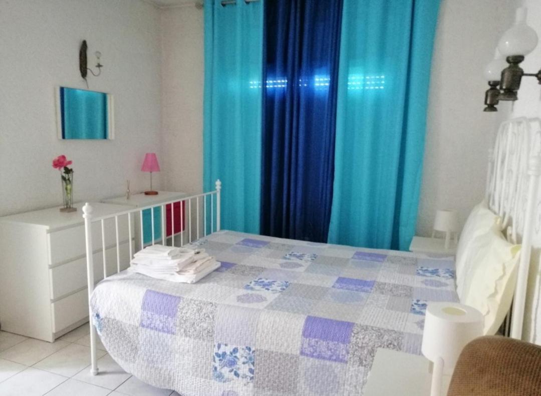 Quarteira Home Beach Ferias Tranquilas A 1Km Da Praia Totalmente Renovado Exterior foto
