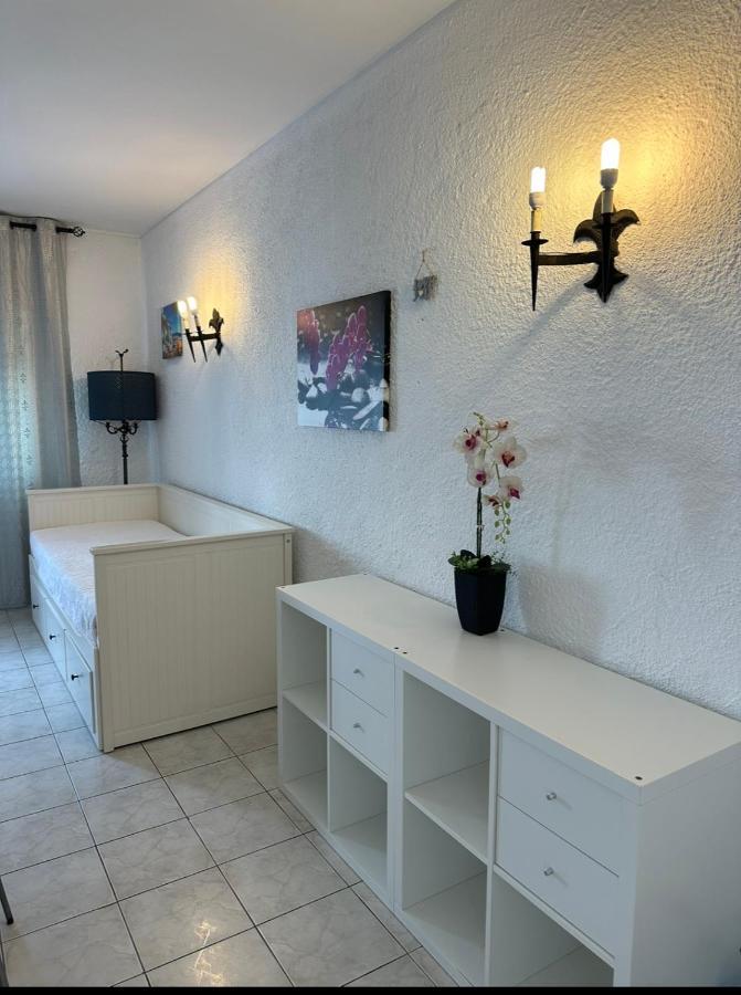 Quarteira Home Beach Ferias Tranquilas A 1Km Da Praia Totalmente Renovado Exterior foto